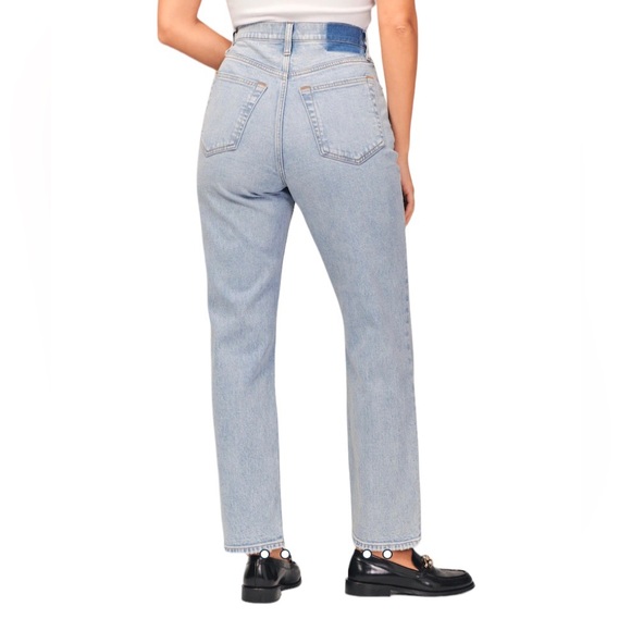 Abercrombie & Fitch Curve Love Ultra High Rise Ankle Straight Jean - Picture 4 of 9